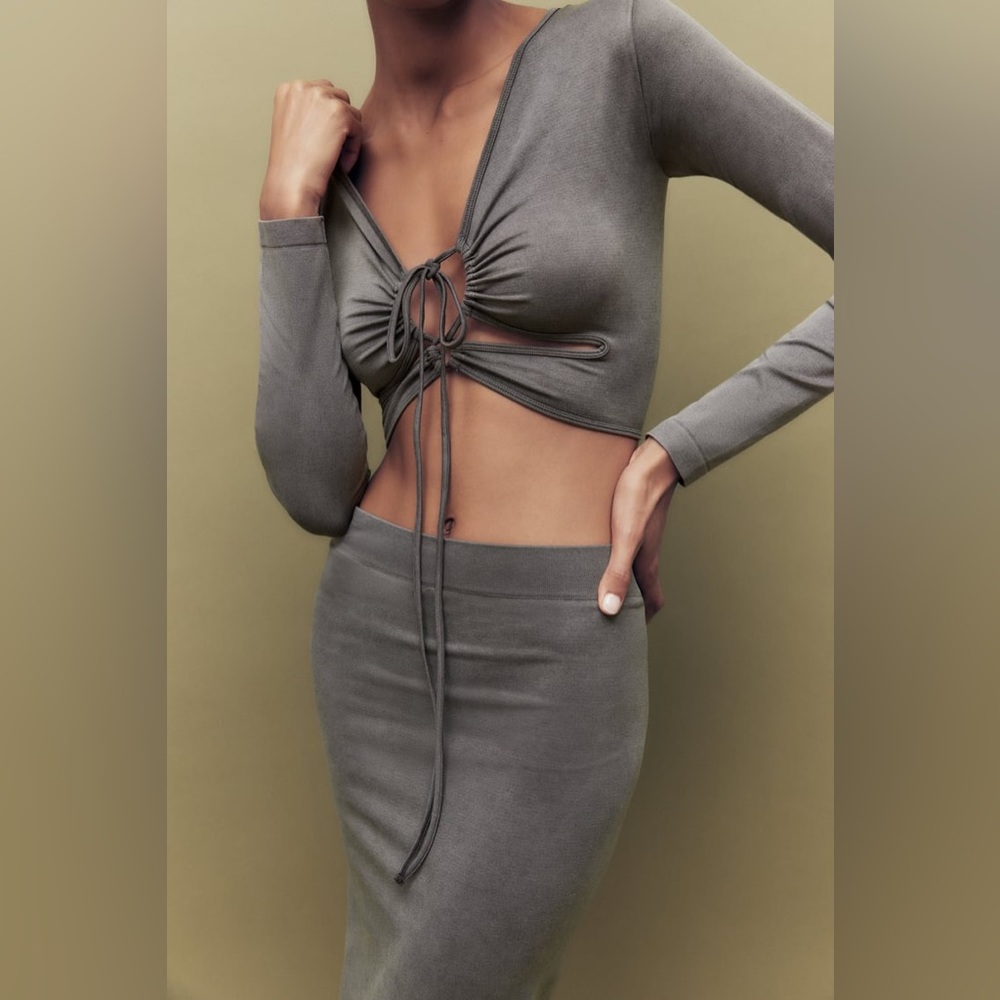 ZARA SEAMLESS RUCHED TOP - Picture 7 of 10